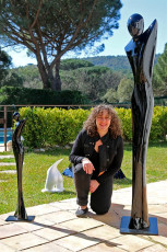Sara Dora Attente et l'artise