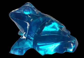 Genouille résine translucide bleue 1 -Juin 2014